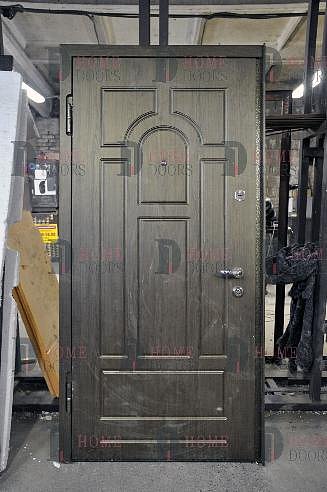 Коричневая дверь МДФ покрытие