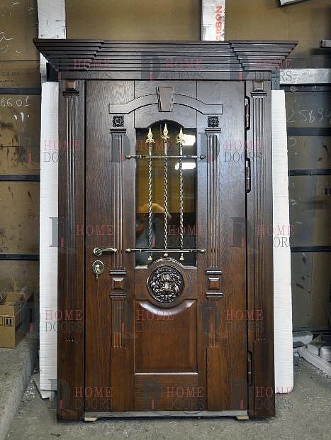 Парадная дверь со стеклом и ковкой HomeDoors