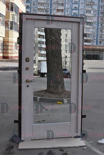 Входная дверь в кавартиру с зеркалом HomeDoors